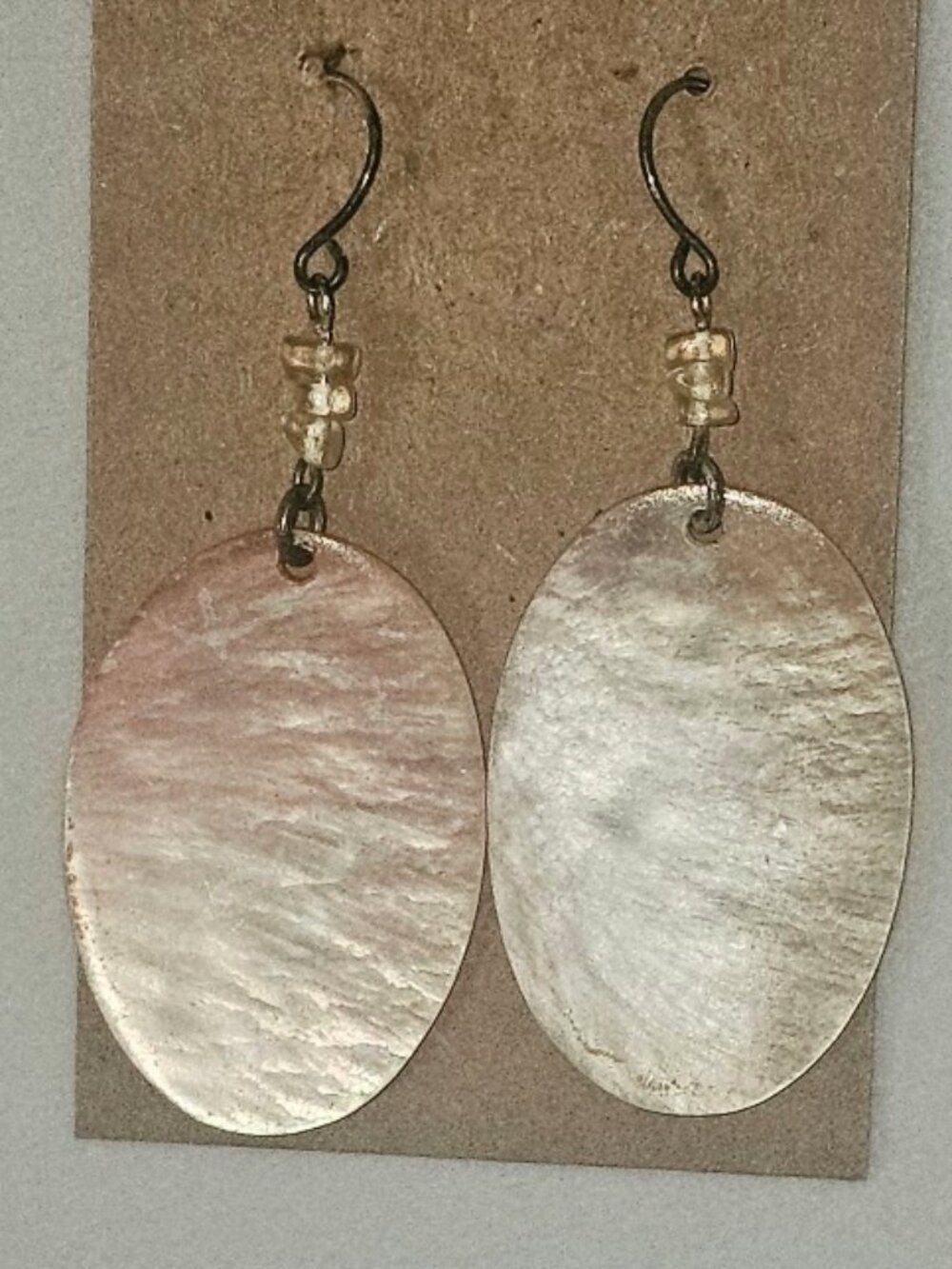 Vintage Mother-of-Pearl Shell Oval Dangle Earrings – Casual Boho Style